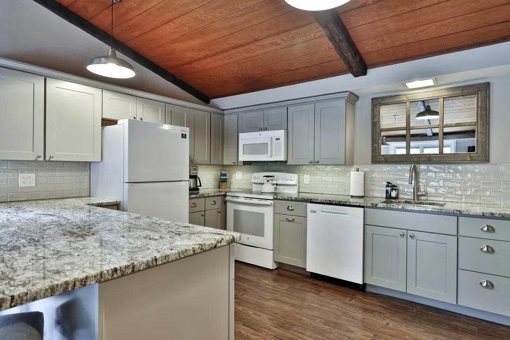 26 Fiddlehead Lane Pittsfield VT 05762