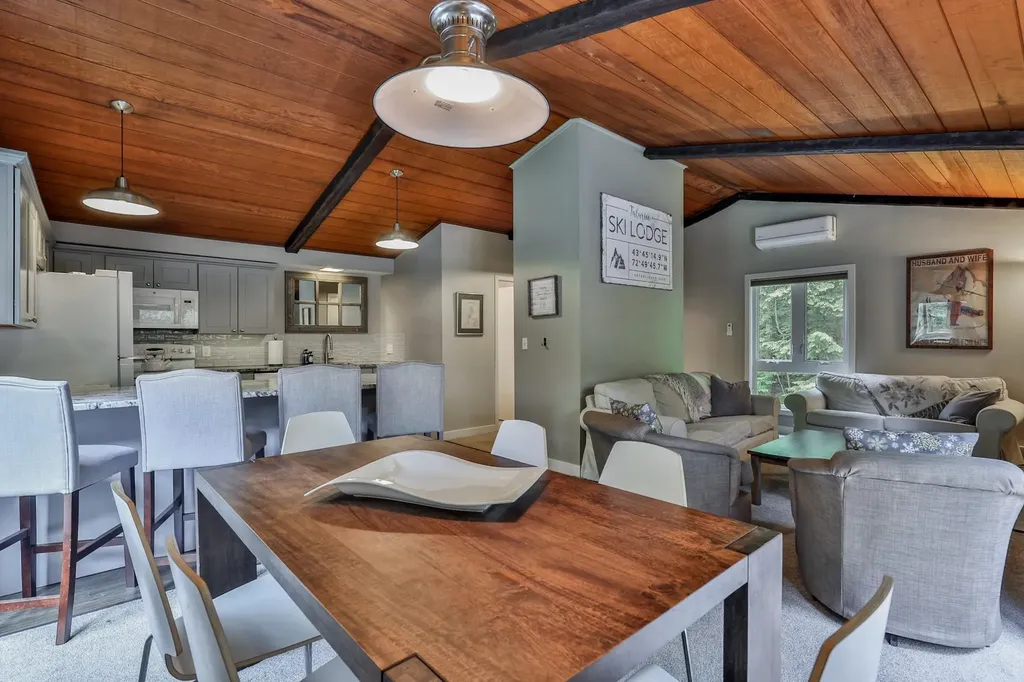 26 Fiddlehead Lane Pittsfield VT 05762