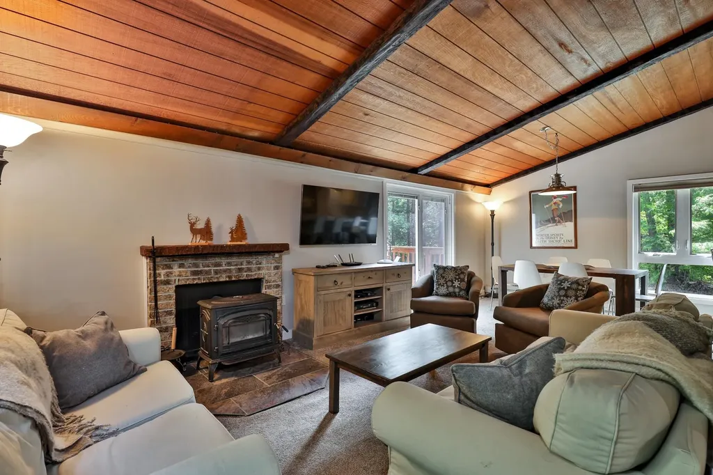 26 Fiddlehead Lane Pittsfield VT 05762