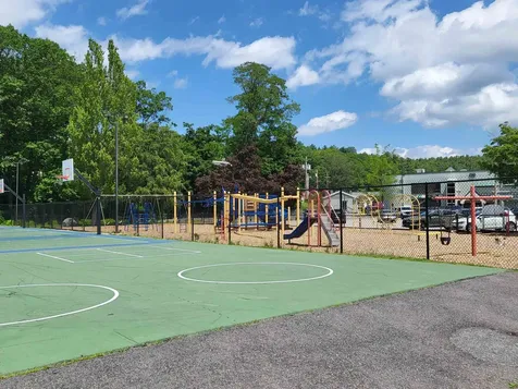 337 S Main Street Wolfeboro NH 03894