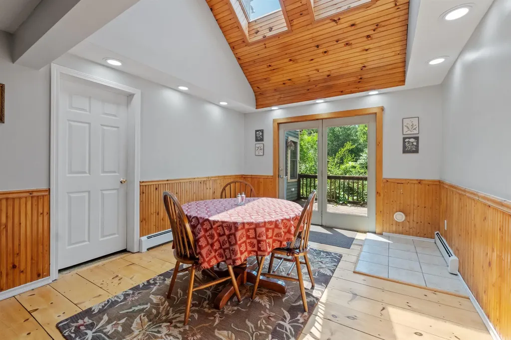 27 Nh Route 25 Plymouth NH 03264