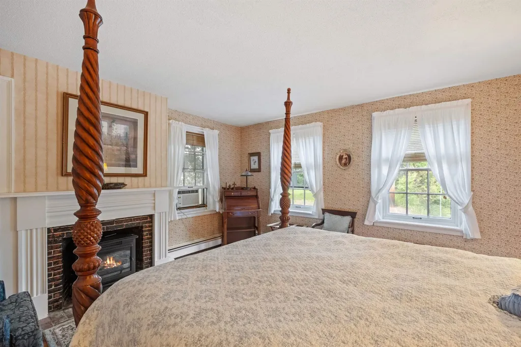 27 Nh Route 25 Plymouth NH 03264