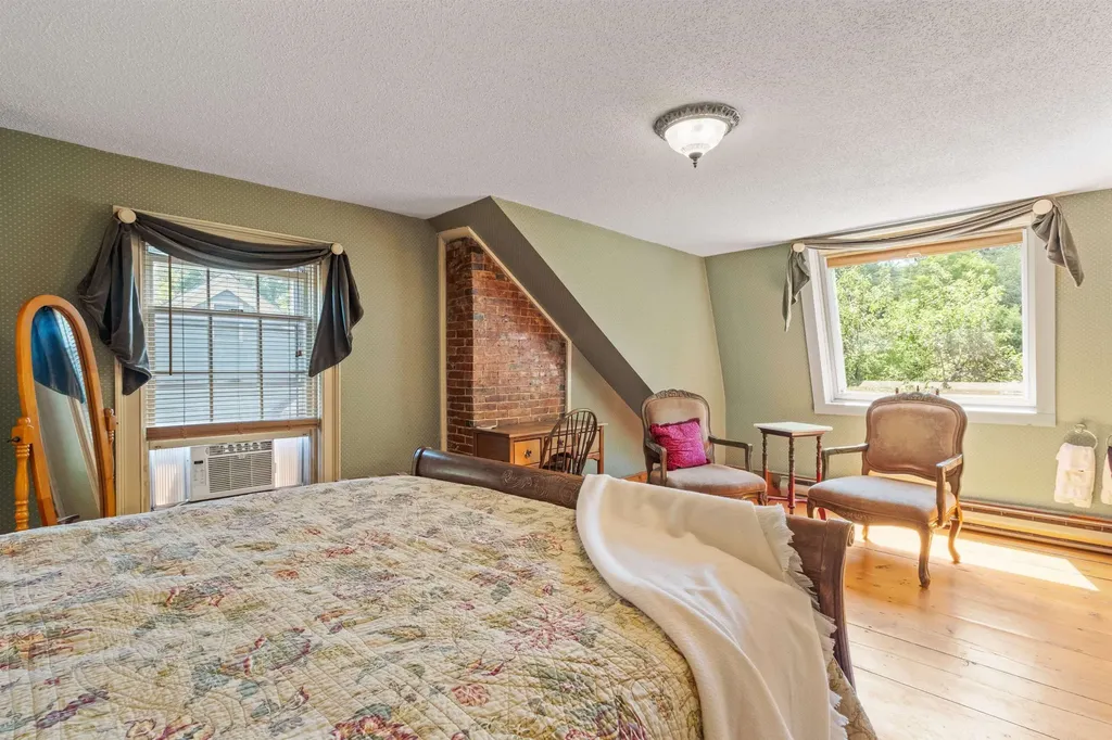 27 Nh Route 25 Plymouth NH 03264