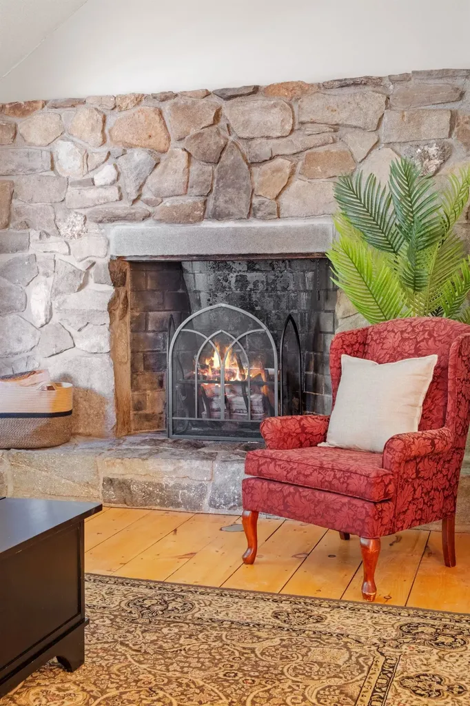 27 Nh Route 25 Plymouth NH 03264