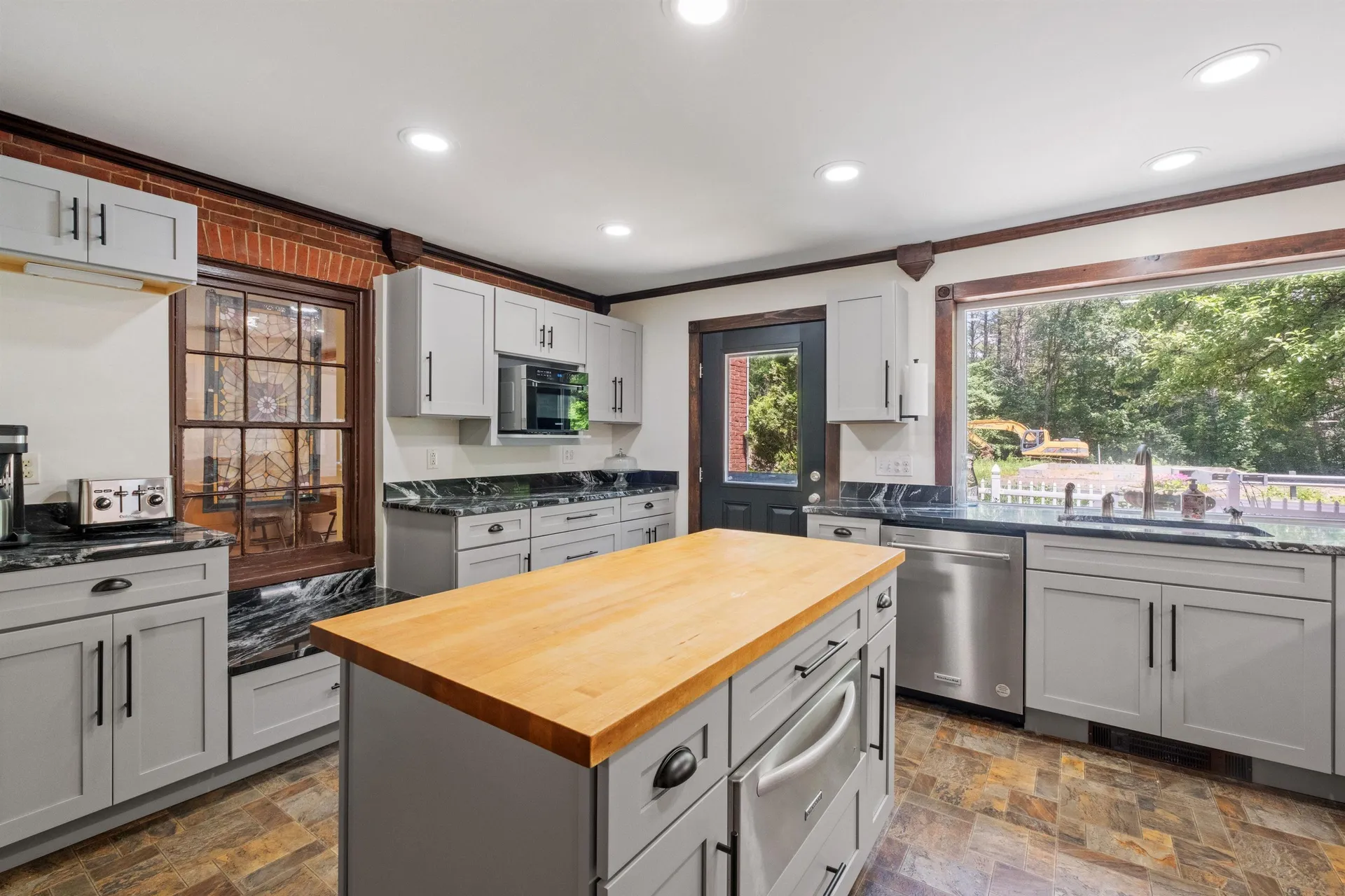 27 Nh Route 25 Plymouth NH 03264