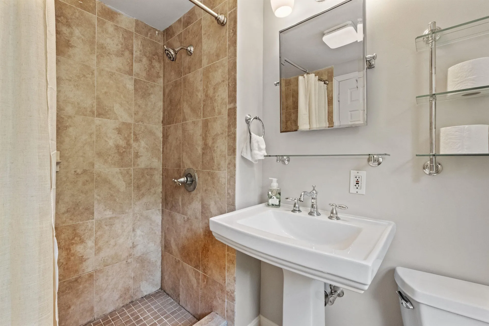 27 Nh Route 25 Plymouth NH 03264