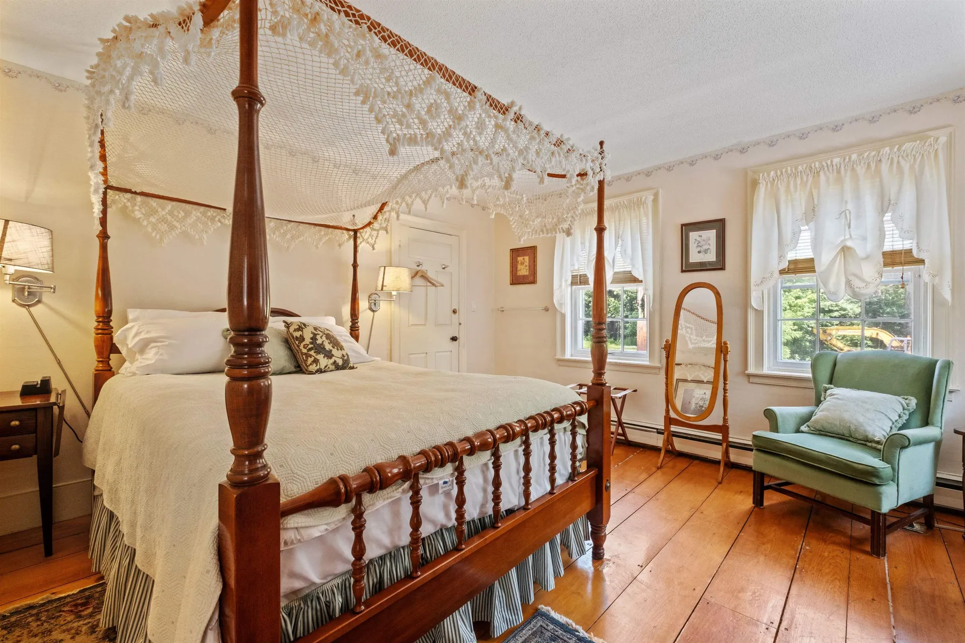 27 Nh Route 25 Plymouth NH 03264