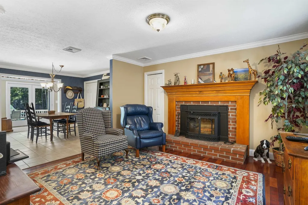 8 Essex Drive Bow NH 03304