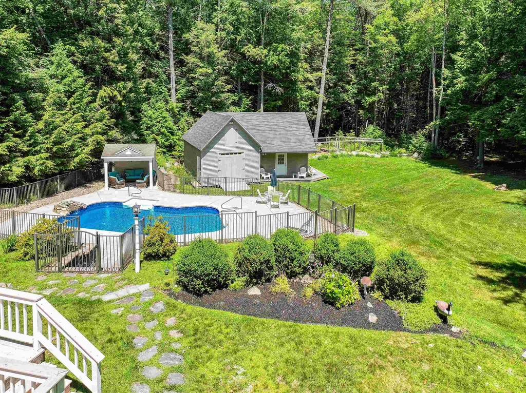 8 Essex Drive Bow NH 03304