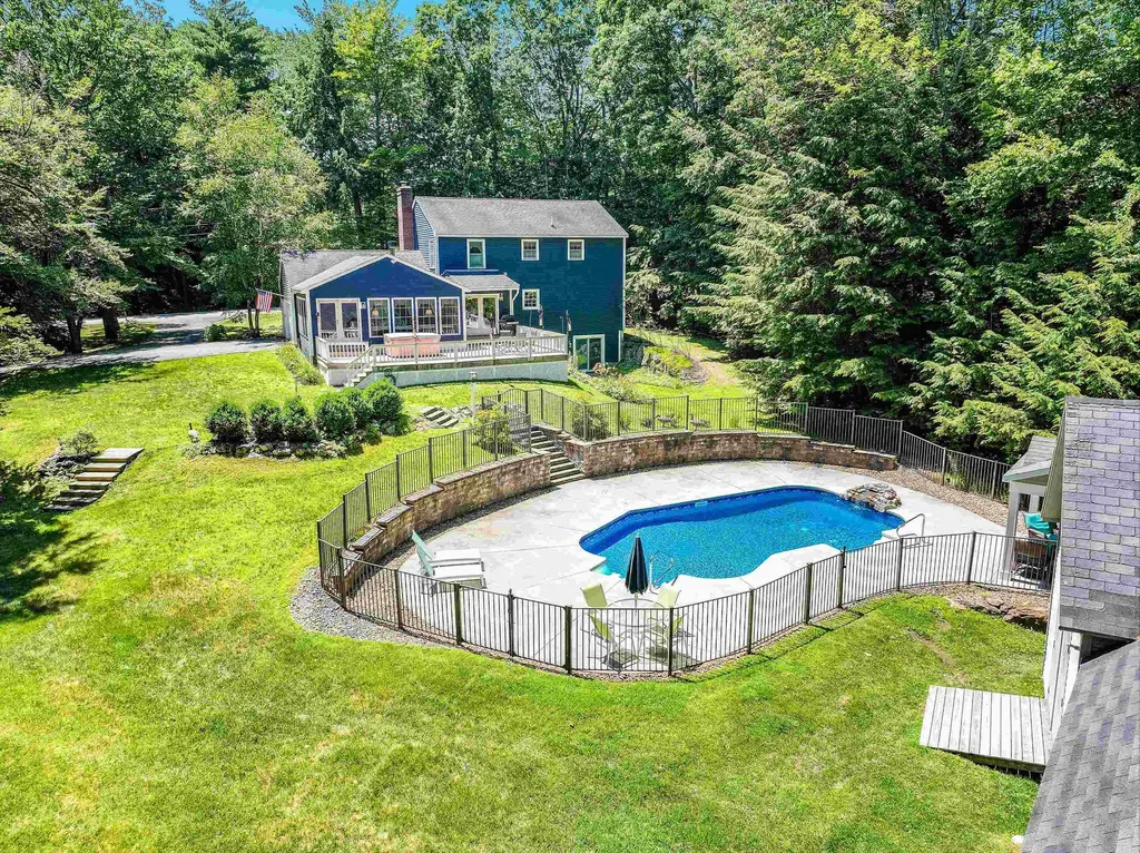 8 Essex Drive Bow NH 03304