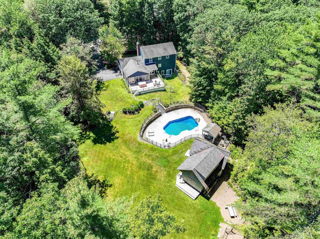 8 Essex Drive Bow NH 03304