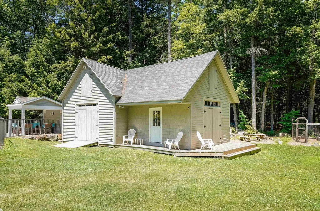 8 Essex Drive Bow NH 03304