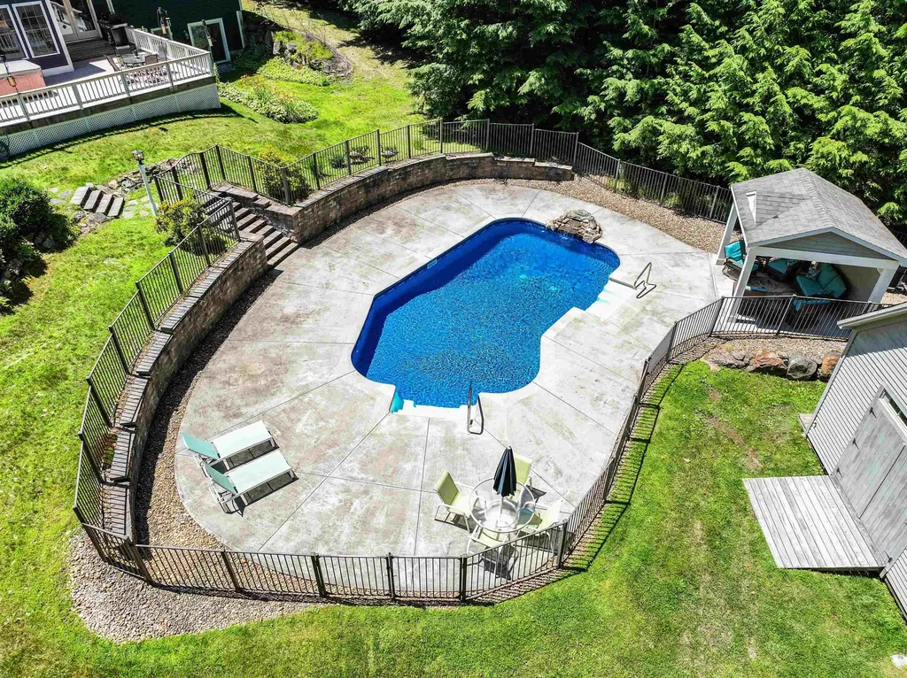 8 Essex Drive Bow NH 03304