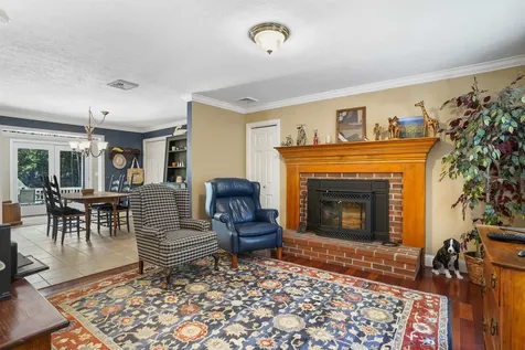 8 Essex Drive Bow NH 03304