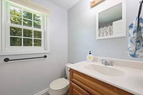 111 Winterwood Drive Londonderry NH 03053