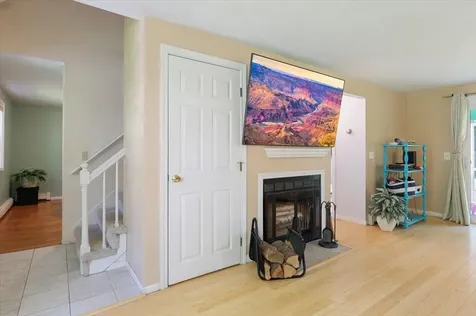 111 Winterwood Drive Londonderry NH 03053