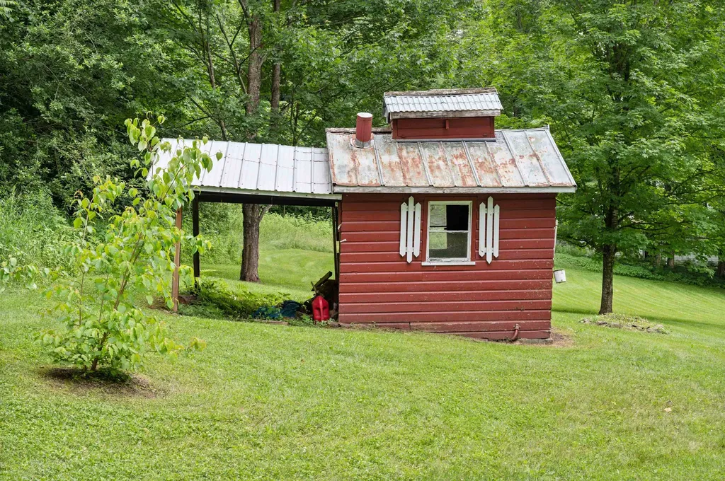 919 Vermont Route 100 South Rochester VT 05767