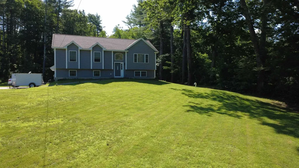 13 Hemlock Springs Road Derry NH 03038
