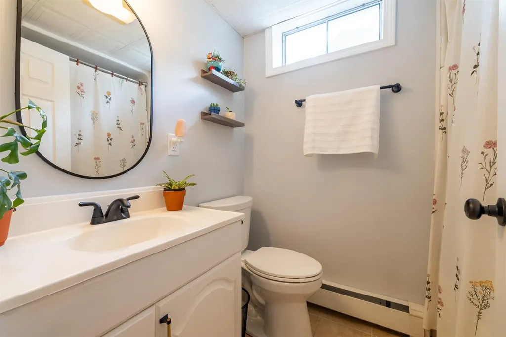 81 Warren Avenue Goffstown NH 03102