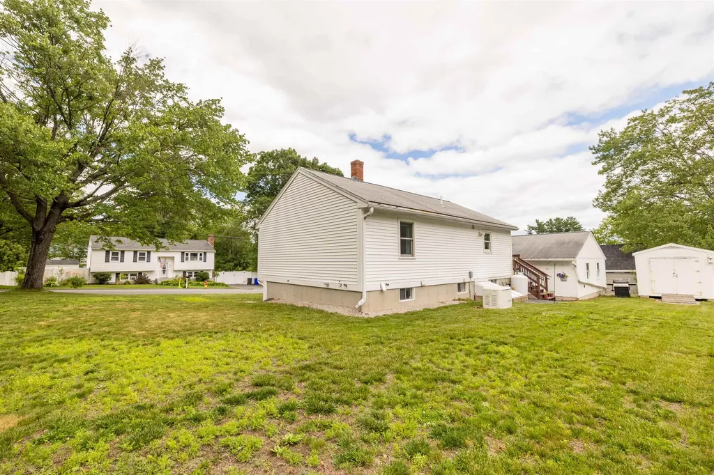 81 Warren Avenue Goffstown NH 03102