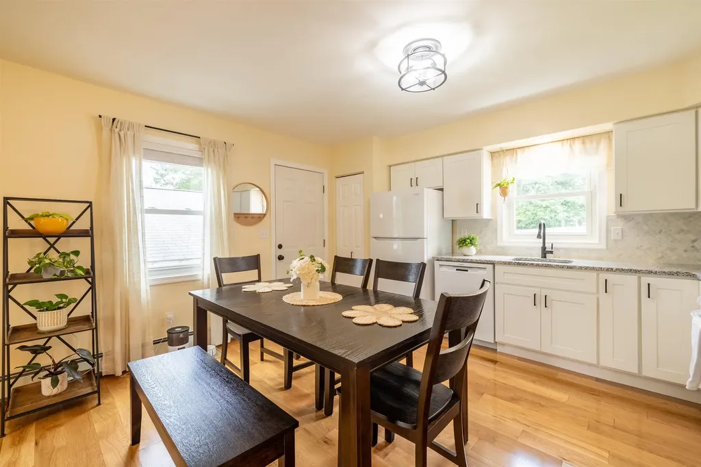 81 Warren Avenue Goffstown NH 03102