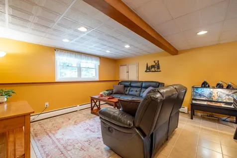 81 Warren Avenue Goffstown NH 03102