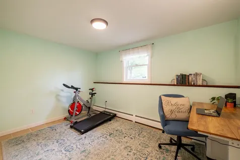 81 Warren Avenue Goffstown NH 03102