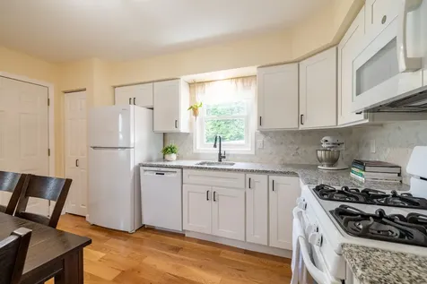 81 Warren Avenue Goffstown NH 03102