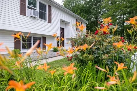 81 Warren Avenue Goffstown NH 03102