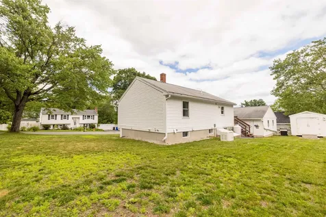 81 Warren Avenue Goffstown NH 03102