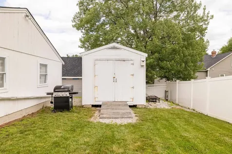 81 Warren Avenue Goffstown NH 03102