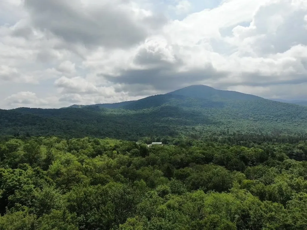 9 Cortina Country Road Mendon VT 05701