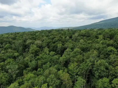 9 Cortina Country Road Mendon VT 05701