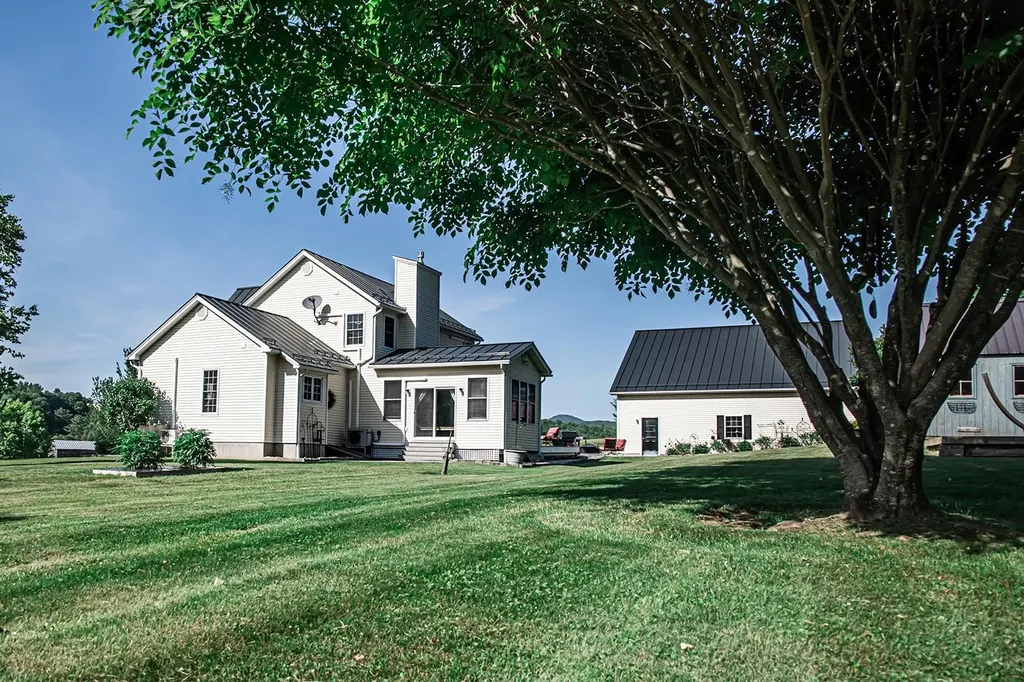 9 Tracy Road Fairfax VT 05454