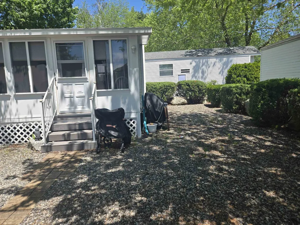 308 State Route 286 Seabrook NH 03874