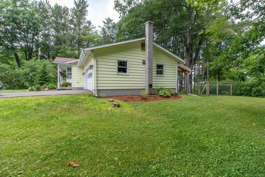 141 Stagecoach Drive Newport City VT 05855