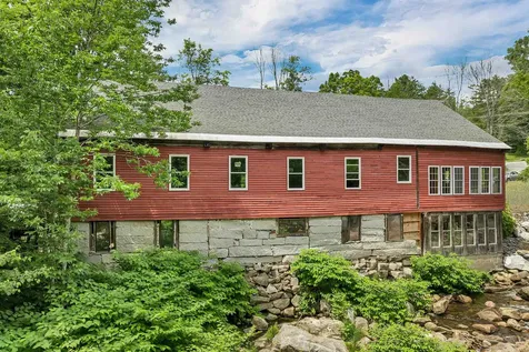 106 Water Street Rumney NH 03266