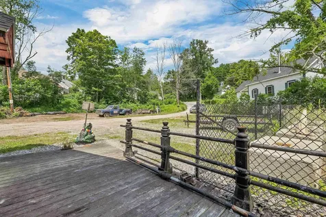 106 Water Street Rumney NH 03266