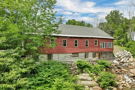 106 Water Street Rumney NH 03266