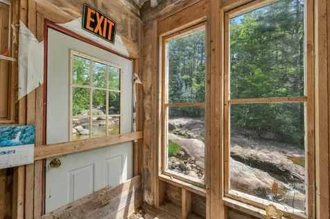 106 Water Street Rumney NH 03266