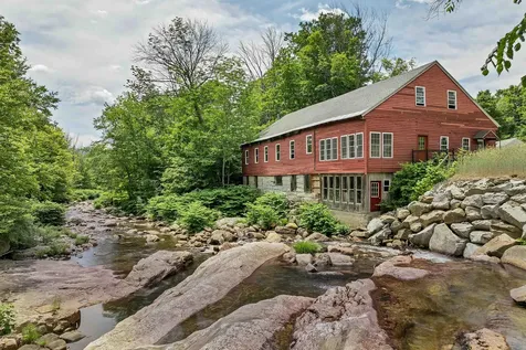 106 Water Street Rumney NH 03266