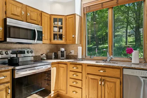 1130 Safford Road Hartford VT 05059