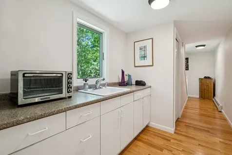 1130 Safford Road Hartford VT 05059