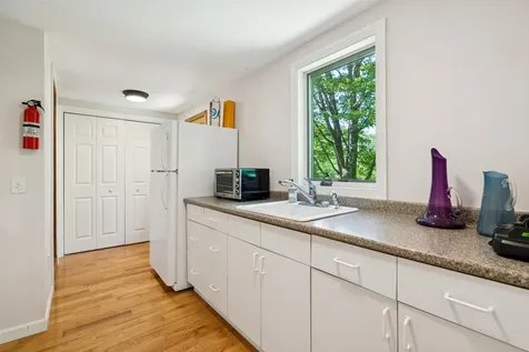 1130 Safford Road Hartford VT 05059