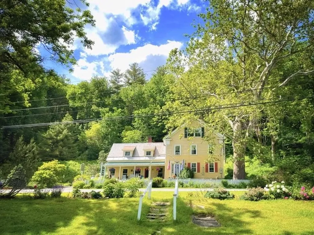 6311 Vt Route 7a Sunderland VT 05250