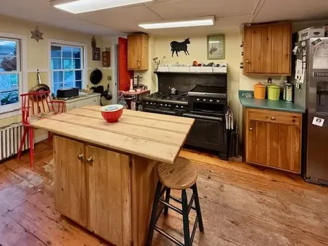 6311 Vt Route 7a Sunderland VT 05250