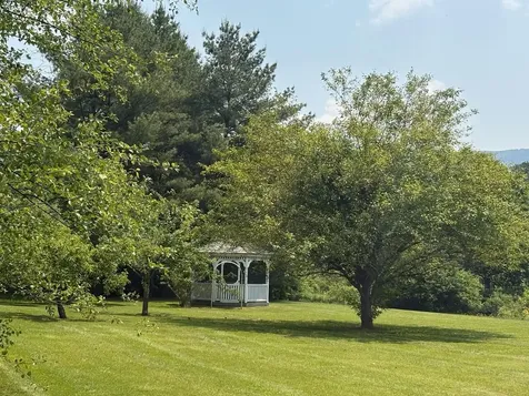 6311 Vt Route 7a Sunderland VT 05250