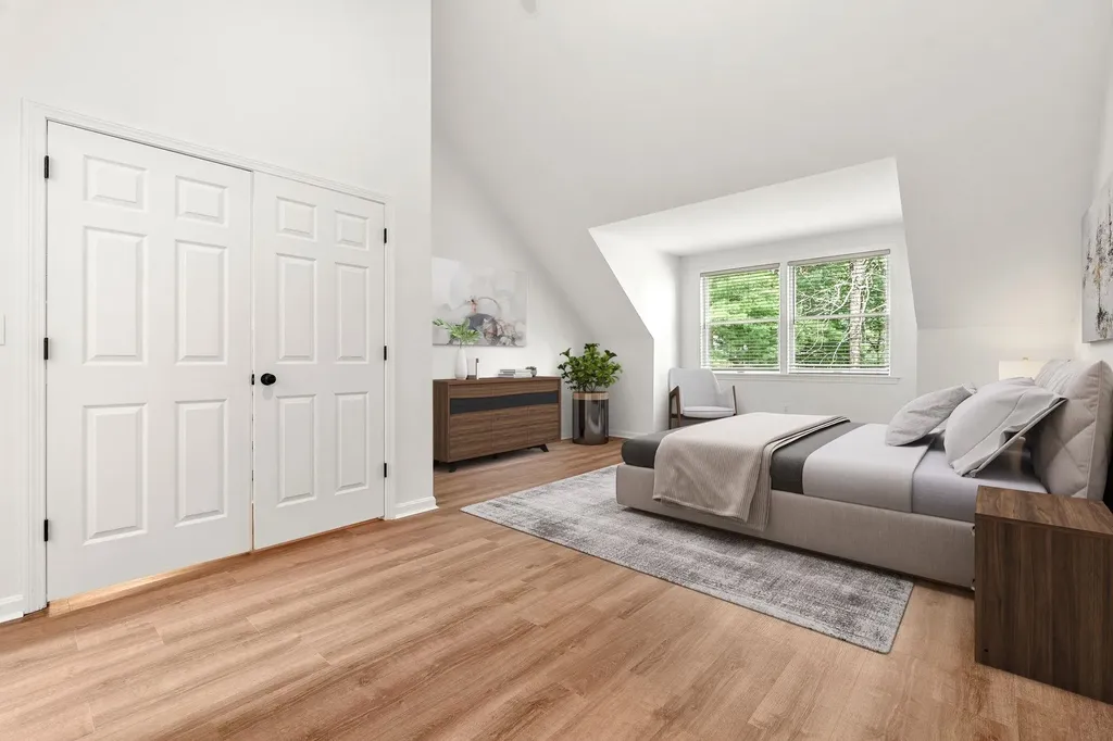 58 Hawthorne Village Road Nashua NH 03062