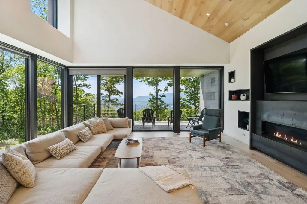 811 Bear Creek Lane Waterbury VT 05677