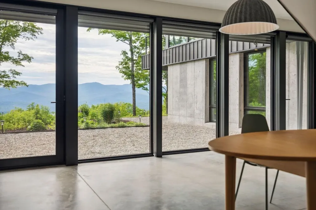 811 Bear Creek Lane Waterbury VT 05677